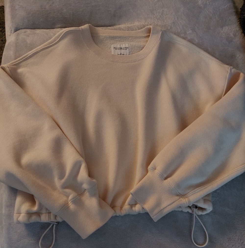 Abercrombie & Fitch Women's Cream Cropped Sweatshirt w/cinch-tie waist